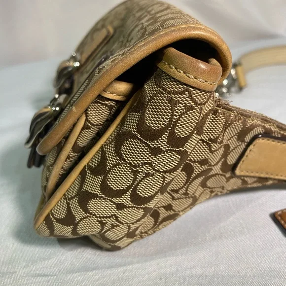 Coach Vintage "Bon Voyage" Signature Jacquard Canvas leather trim Belt Bag - Picture 9 of 9